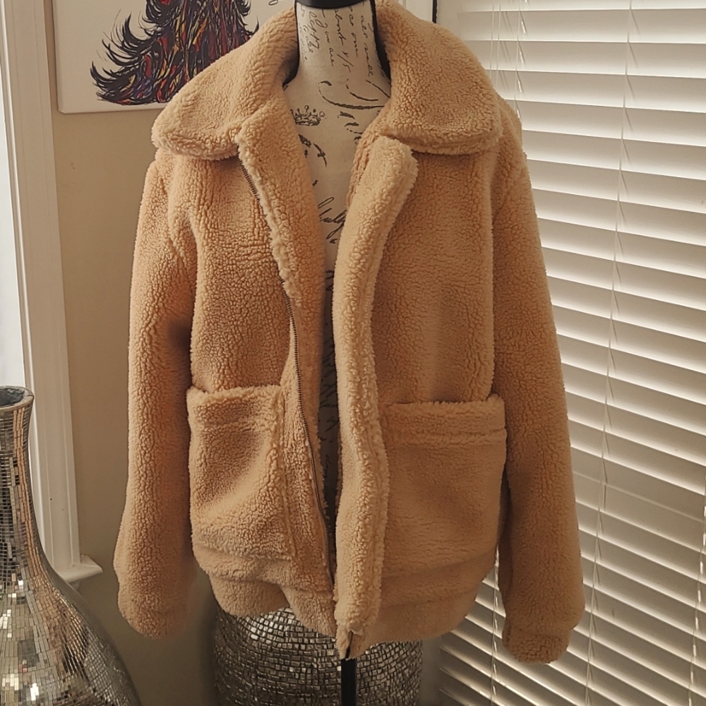 NWT Elodie teddy coat